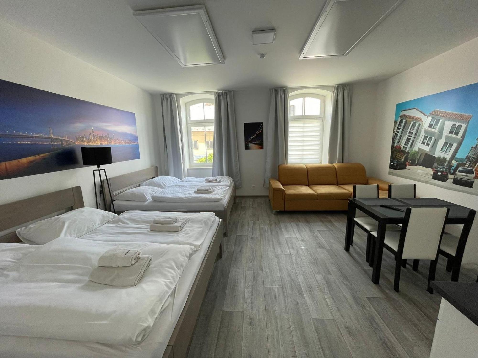 Relax21 Hotel Uhersky Ostroh ภายนอก รูปภาพ