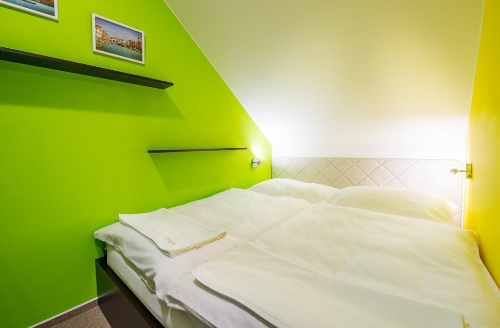 Relax21 Hotel Uhersky Ostroh ห้อง รูปภาพ